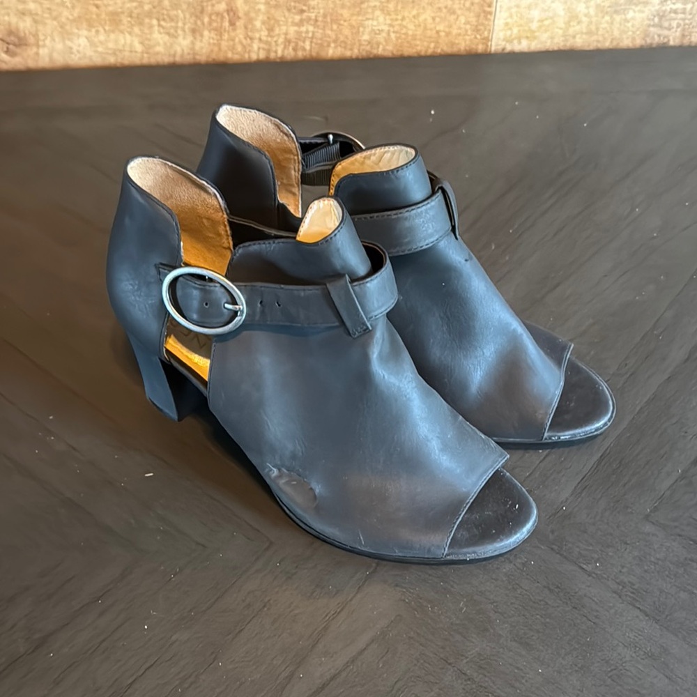 Naturalizer Black Leather Peep-Toe Boots
